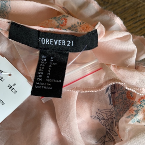 Crop top style - Picture 3 of 5